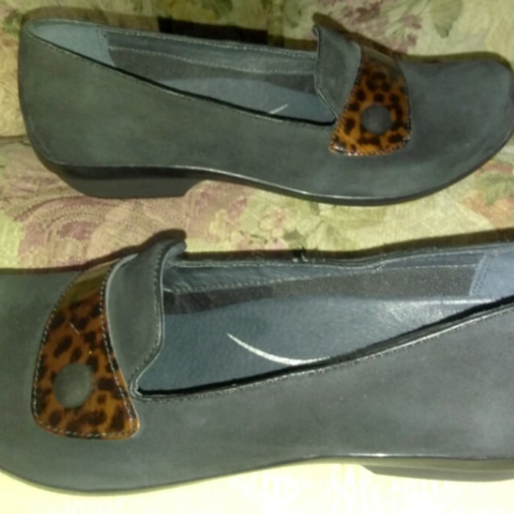 Shoes - Picture 4 of 5